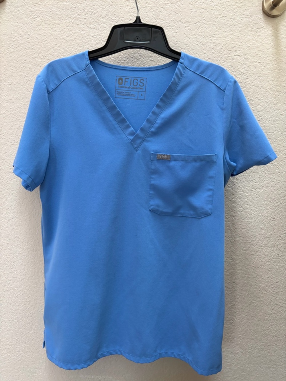 FIGS Catarina Scrub Top — Ceil Blue